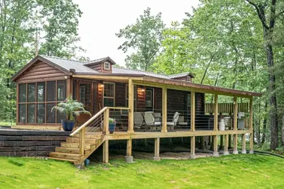 Image de Tiny Home Escape: Hot Tub, Private Deck & Outdoor Tv