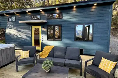 Image de The Deer Haven Tiny Home Near Asheville & Waynesville w/ Hot Tub & Mtn Views