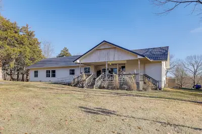 Image de Pool, Large Porch! Country Home Near Roaring River