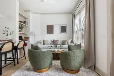 Image de Coastal Charm! Chic Cottage - 2 Blocks to King St