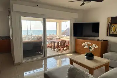 Image de Awake to the Sea - Private beachfront apartment - Nuevo Vallarta