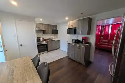 Image de 1-4145 Appartement de 3 chambres tout inclus convertible 4 chambres | face parc