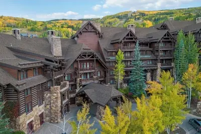 Image de \n2 bedroom luxurious haven of tranquility and outdoor adventure!