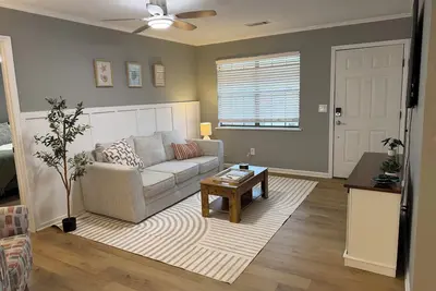 Image de The Village Green Retreat of Summerville 4-bedroom 3 bath home