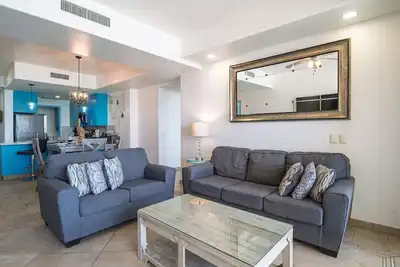 Image de Beach Front | Casago RockyPoint | Sleeps 6