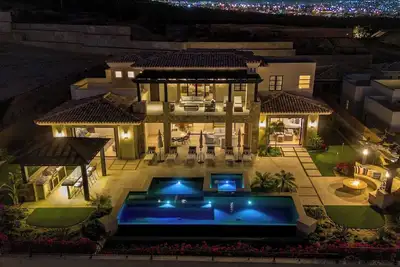 Image de 7br Ocean-View Estate, Pool, Gym, Sauna, Golf Cart