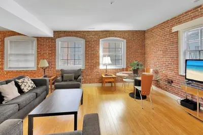 Image de Modern 2br near Downtown Harbor • Secured Parking