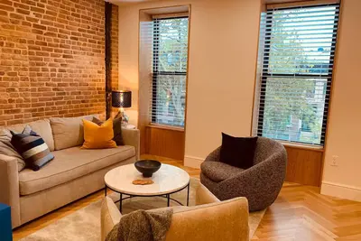 Image de Beautifully Reno'd 1br with W/D, 12 mins by Subway to Manhattan