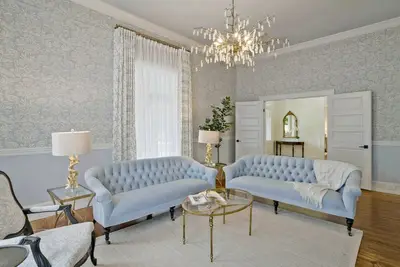 Image de Historic, Beautifully Renovated Home