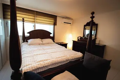 Image de Convenient Location, 5 minutes to Sinchon Station, Line #2