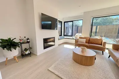 Image de Brand New Designer Coastal Retreat