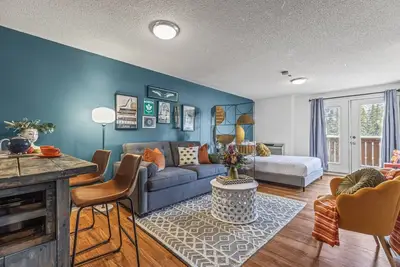 Image de Stylish Getaway in the Heart of Canmore near Banff