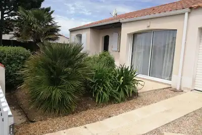 Image de Maison clôturée avec garage au calme