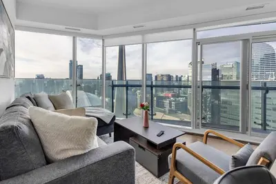 Image de RivetStays | The York Signature Suite – 2 Bedroom Condo