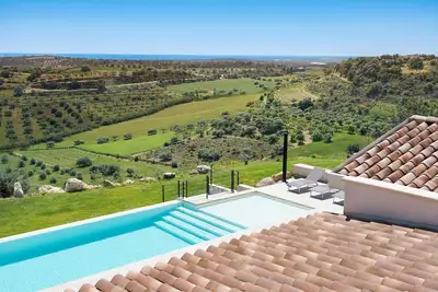 Image de Maison de vacances privée avec climatisation, Wifi, piscine privée, Tv, terrasse, vue panoramique
