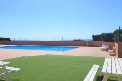 Image de Maison climatisée avec piscine proche plages, commerces et animations