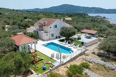 Image de Holiday house with Pool Maja by Villas Guide