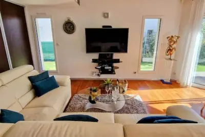 Image de Villa La Mazal, Bord de Mer, Balnéo, Piscine Clim