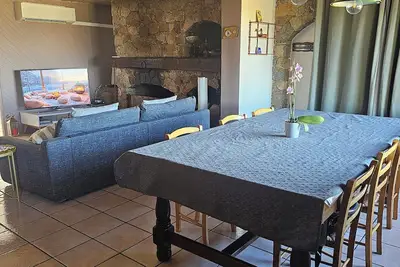 Image de Villa au bord de mer  en haut corse dans une Marina avec 3 plages privée.