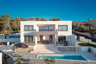 Image de Villa Allure\n3-bedroom villa in serene Sutivan with Ac and comfort