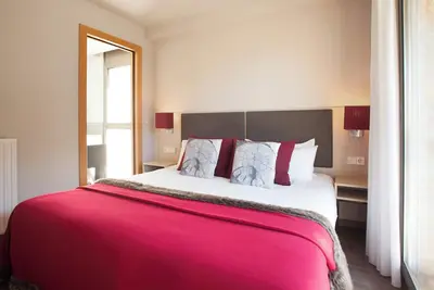 Modern apartment with balcony Stj14