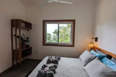 Image de Charming 2br 2ba Poolside Apartment Family Friendly 5 Min Walk to Beach