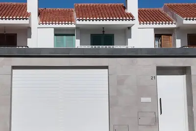 Image de Beautiful house in front of the sea