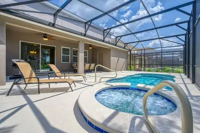 Image de 6br/6ba Private Pool Home in Solterra