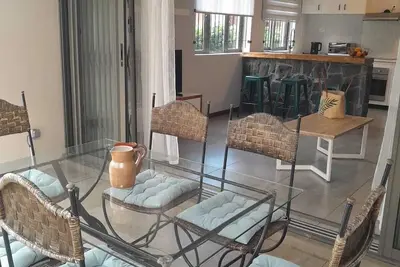 Image de Ground floor apartment in charming Albion