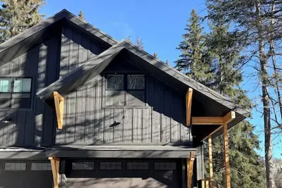 Image de New Build Ski in/Ski Out House w/Hot Tub