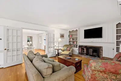 Image de New 2026 Spacious Family Retreat in Centerville, Just Minutes from Craigville Beach