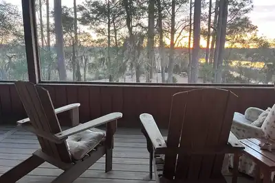 Image de Kayak, Birdwatch, and Relax at This Coastal Marsh Retreat