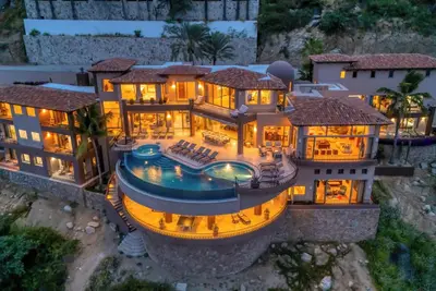 Image de Spacious 10-bedroom house with Ac in serene Cabo San Lucas