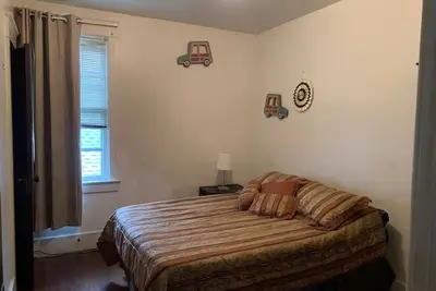 Image de Spacious 3 Bedroom house in charming Utica with Ac