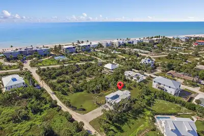 Image de 3-Bedroom, 3-Bath Private Home in Sanibel Steps to Beach 1 Week Minimum Rental