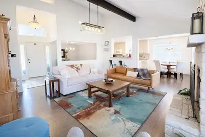 Image de Private Retreat Near Downtown, Pga, Universal & Toyota Stadium