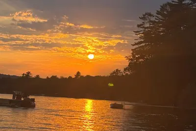 Image de Cozy  2-bedroom lake house with loft in adorable Smithfield with Ac