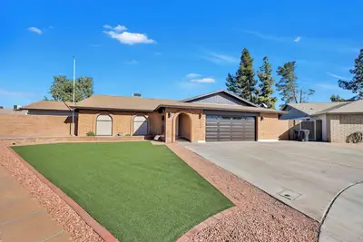 Image de Ultimate 4br Oasis: Pool, Hot Tub, Golf & Basketball Court!