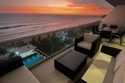 Image de Península: 4 Habitaciones / 3 Baños  Elevador Privado