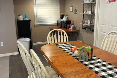 Image de Family farm stay in a walkout basement