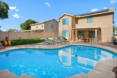 Family Oasis w/ Heated Pool near Spring Training!
