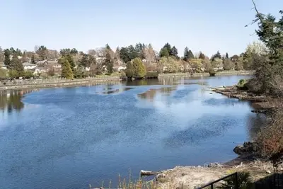 Image de Gorgeous Westcoast Waterfront