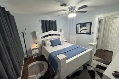 Image de Historic apartment in Bound Brook. Newly renovated, gated parking, garden patio