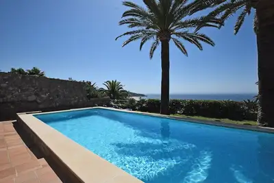 Image de Charming rustic villa with sea views in Playa del Faro Camarinal