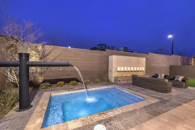 Luxurious Former Model - Pool Villa in Inspirada!