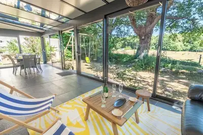 Image de Belle maison entre ville et nature au bord de l'étang du Ter par Groom