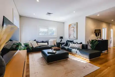 Image de St Leonards- Herb1 -  Herbert Street - Approx. $ 775-$1075 per/week Tastefully Furnished and Designed St Leonards