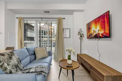 Image de RivetStays | The Atmos City Suite – 1 Bedroom Condo