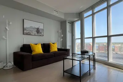 Image de RivetStays | The Parade 2 Grand Suite – 1 Bedroom Condo