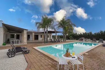 Image de Magnifique maison de vacances privée avec climatisation, Wifi, piscine privée, Tv, près de Ostuni